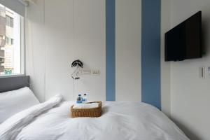 Phòng giường đơn Dành cho Nữ Có phòng tắm chung (Female Single Room with Shared Bathroom)