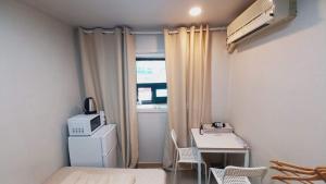 Phòng Giường Đôi Có Phòng Tắm Riêng (Double Room with Private Bathroom)