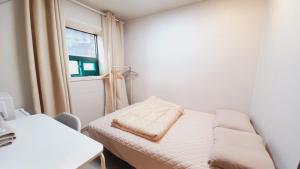 Phòng Giường Đôi Có Phòng Tắm Riêng (Double Room with Private Bathroom)