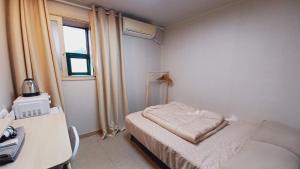 Phòng Giường Đôi Có Phòng Tắm Riêng (Double Room with Private Bathroom)