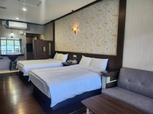 Phòng Gia Đình Có Ban Công (Family Room with Balcony)