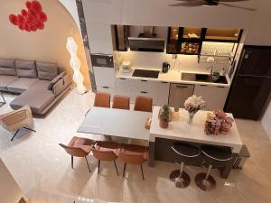 Nhà 3 Phòng Ngủ (Three-Bedroom House)