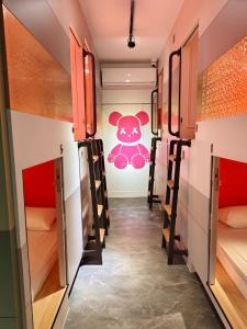Phòng Đơn Với Phòng Tắm Vòi Sen Và Toilet Chung (Single Room with Shared Shower and Toilet)