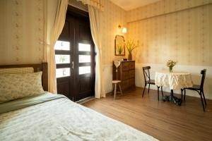 Phòng Có Giường Cỡ Queen Với Ban Công (Queen Room with Balcony)