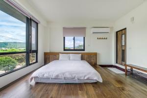 Phòng Đôi Loại Sang có Bồn Tắm (Deluxe Double Room with Bathtub)