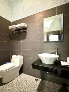 Phòng gia đình với phòng tắm riêng. (Family Room with Private Bathroom)