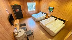 Chalet 2 Phòng Ngủ (Two-Bedroom Chalet)