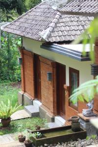Phòng 2 Giường Đơn Nhìn Ra Khu Vườn (Twin Room with Garden View)