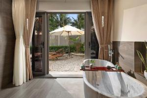Biệt Thự 2 Phòng Ngủ Hướng Sông (2-Bedroom River View Villa)