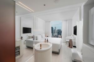 The INNSiDE Corner Room