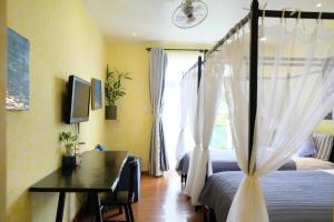 Phòng 2 giường đơn có ban công (Twin Room with Balcony)
