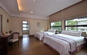 Phòng Gia Đình (4 Người Lớn) (Family Room (4 Adults))