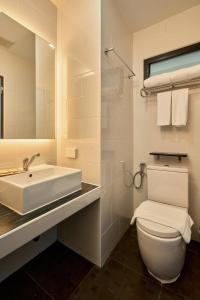 Phòng Tiêu Chuẩn Giường Đôi (Standard Double Room)