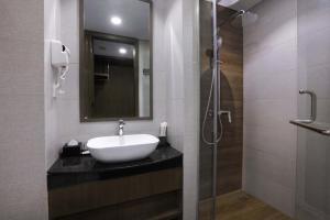 Phòng Deluxe Giường Đôi/2 Giường Đơn (Deluxe Double or Twin Room)