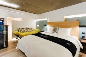 Suite Gia Đình Sang Trọng (Luxury Family Suite)