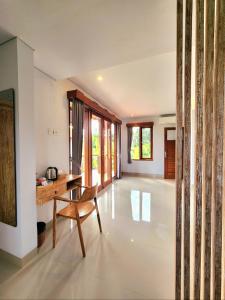 Phòng Có Giường Cỡ King Với Ban Công (King Room with Balcony)