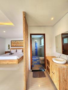 Phòng Có Giường Cỡ King Với Ban Công (King Room with Balcony)