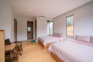 Phòng 4 người Nhìn ra cảnh Núi non (Quadruple Room with Mountain View)