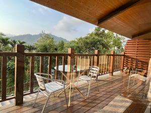 Phòng Giường Đôi Nhìn Ra Núi (Double Room with Mountain View)