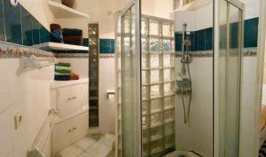 Phòng Deluxe Giường Đôi Có Bồn Tắm (Deluxe Double Room with Bath)