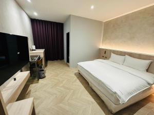 Phòng Giường Đôi Có Ban Công (Double Room with Balcony)