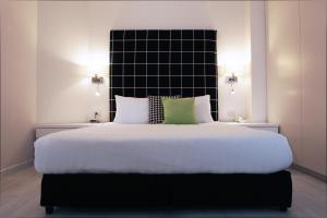 Junior One-Bedroom Suite with Kitchenette room in Best Western Regency Suites
