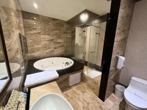 Phòng Đôi Loại Sang (Deluxe Double Room)