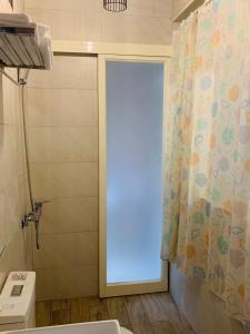 Phòng Giường Đôi Có Phòng Tắm Riêng (Double Room with Private Bathroom)