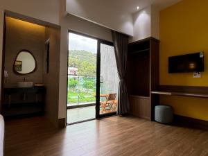 Deluxe - Có ban công (Deluxe - Balcony)