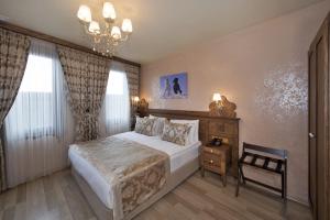 Standard Double Room room in Perapolis Hotel