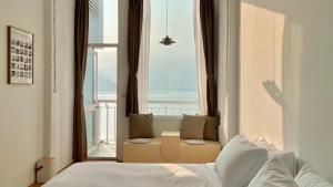 Phòng Có Giường Cỡ King Nhìn Ra Hồ Nước (King Room with Lake View)