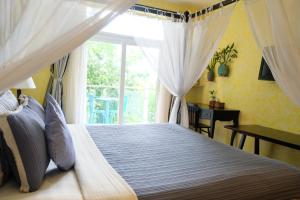 Phòng Giường Đôi Nhìn Ra Hồ Bơi (Double Room with Pool View)