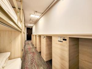 Phòng Ngủ Tập Thể Nữ (Female Dorm)