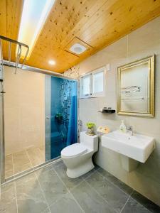 Phòng Deluxe Giường Đôi Có Ban Công (Deluxe Double Room with Balcony)
