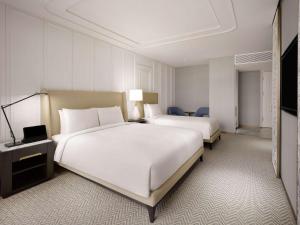 Luxury Family Room with 1 King and 1 Single Size Beds