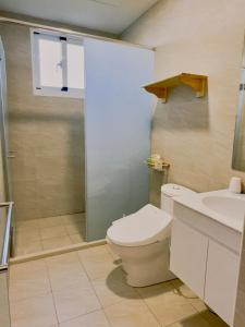 Phòng Giường Đôi Có Phòng Tắm Riêng (Double Room with Private Bathroom)