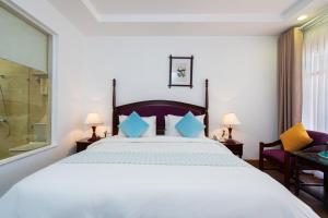 Phòng Superior Giường Đôi Nhìn Ra Hồ Bơi (Superior Double Room with Pool View)