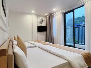Phòng Giường Đôi Có Ban Công (Double Room with Balcony)
