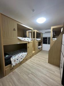 Phòng Ngủ Tập Thể 6 Giường Cho Cả Nam Và Nữ (6-Bed Mixed Dormitory Room)