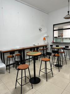 Căn hộ 4 Phòng (Four-Room Apartment)