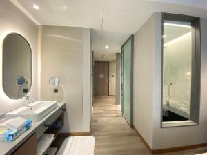 Executive Double/Twin Room with Lake View