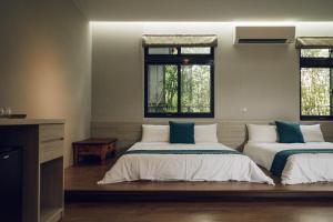 Phòng 4 Người có Sân hiên (Quadruple Room with Terrace)