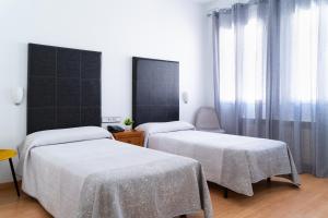 Triple Room with Bath room in Hotel Puerta de Cazorla