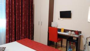 Deluxe Double or Twin Room with Balcony room in Vatican Golden Rooms