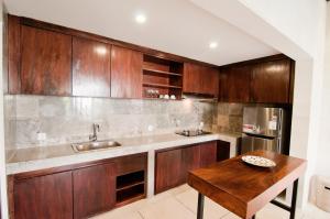 Biệt Thự Có Hồ Bơi Riêng (Villa with Private Pool)