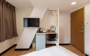 Phòng giường đôi nhỏ (Small Double Room)