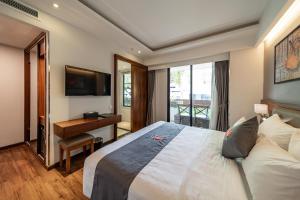 Deluxe giường đôi Có ban công (Deluxe Double Balcony)