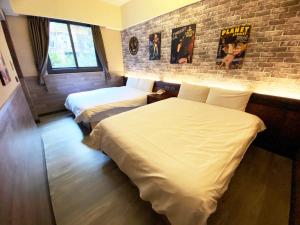 Khách Sạn Sắp Xếp cho 2 Người (Run of House for 2 People)