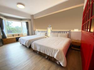 Khách Sạn Sắp Xếp cho 2 Người (Run of House for 2 People)