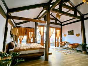 Phòng Có Giường Cỡ King Với Ban Công (King Room with Balcony)